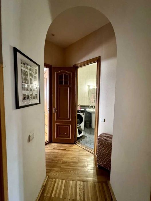 Здається в оренду 2-кімнатна квартира в центрі Києва