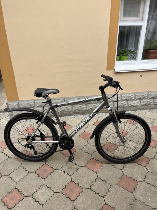 Велосипед Giant сірий