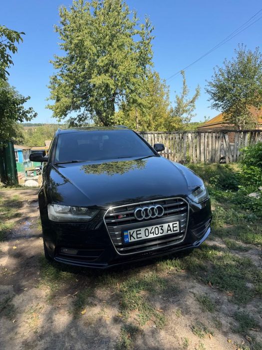 Продам Audi A4 B8