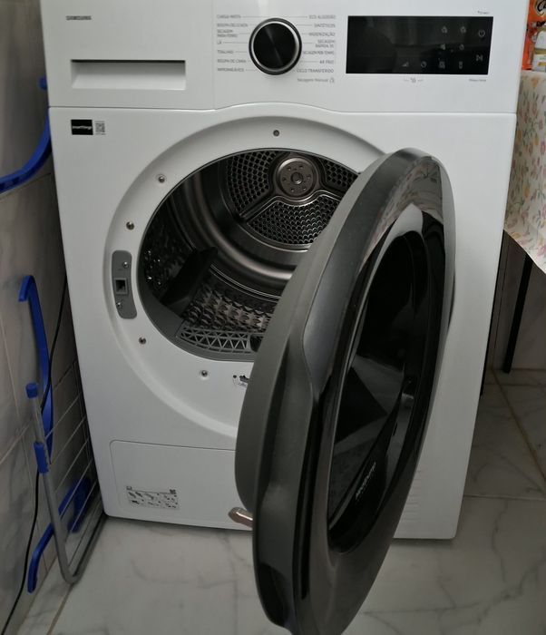 Máquina de secar roupa