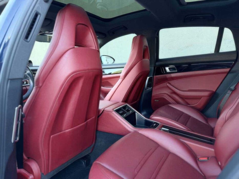 Porsche Panamera 4S      2018