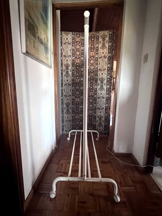 Suporte para cabides - branco metal
