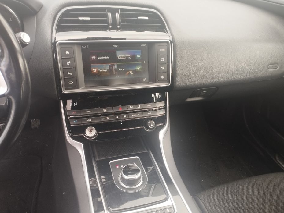 Jaguar XE 2.0 D R- Sport Auto.