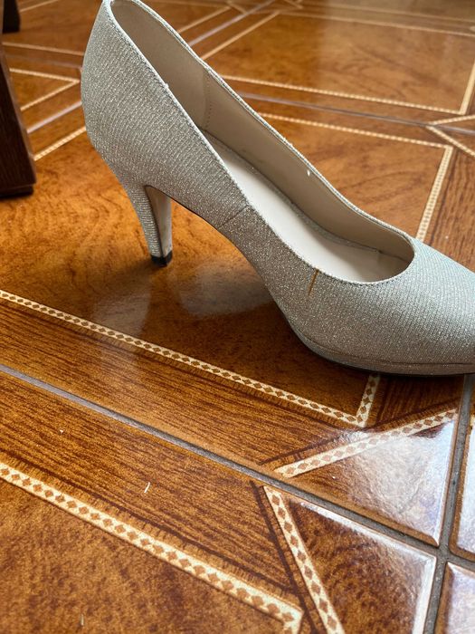 Sapatos de salto alto