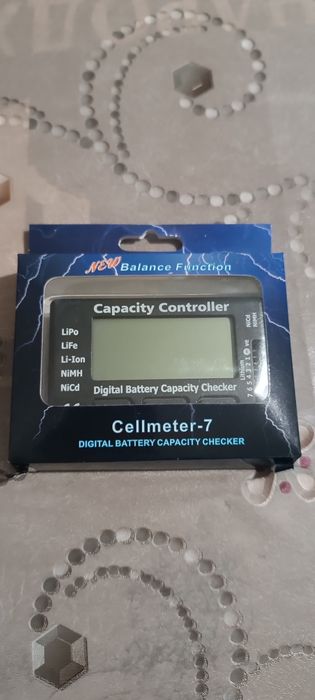 Цифровий тестер ємності акамуляторів