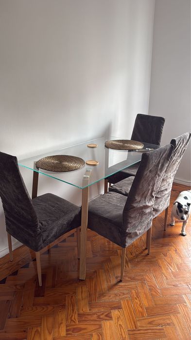 Vendo mesa de vidro e 4 cadeiras
