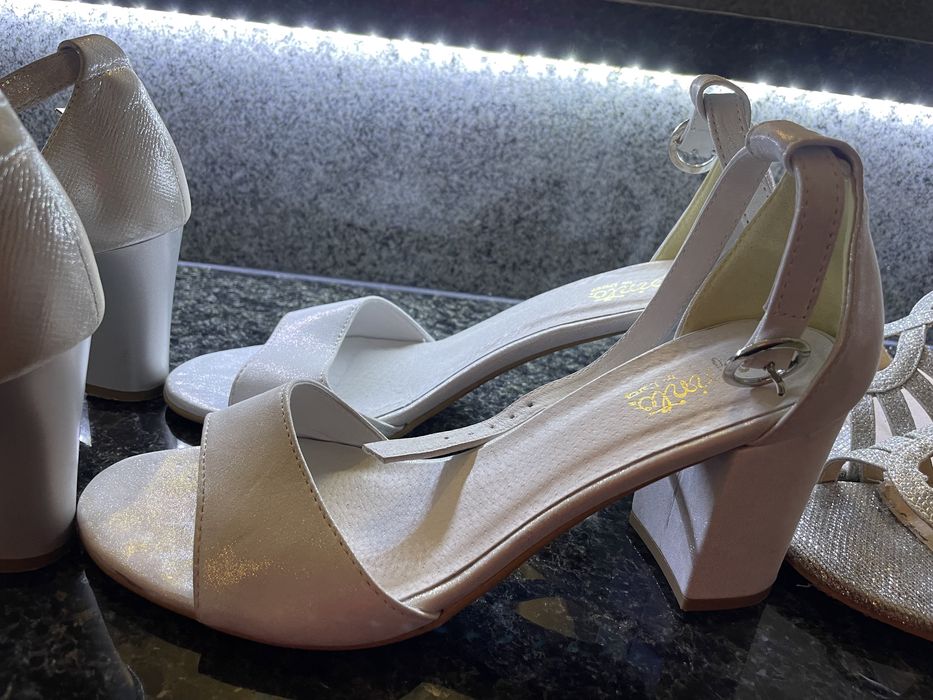 Sandałki ślubne skorzane