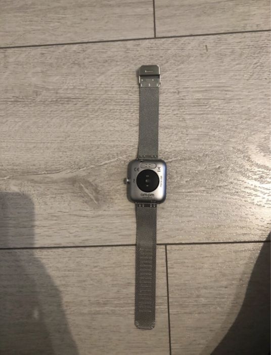 Smartwatch mecenasa plebiscytu firmy apart AM:PM 219