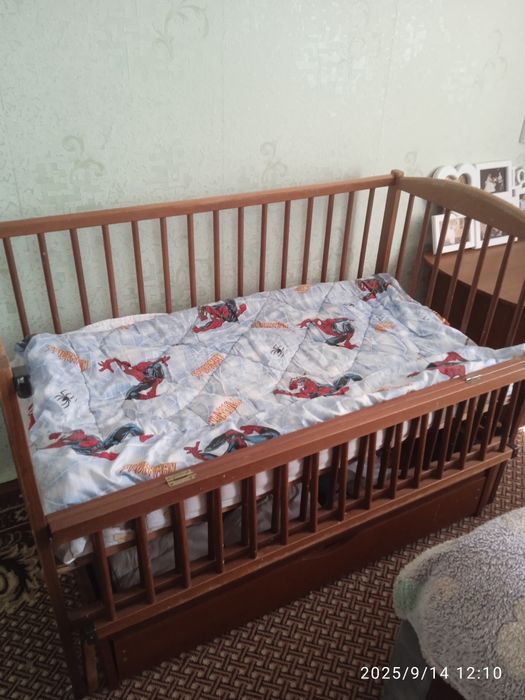 Детская кроватка