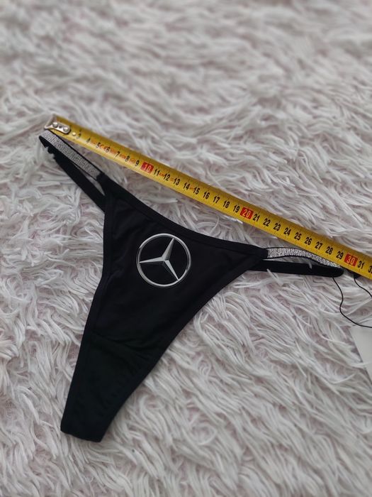Czarne stringi z logo Mercedesa Mercedes