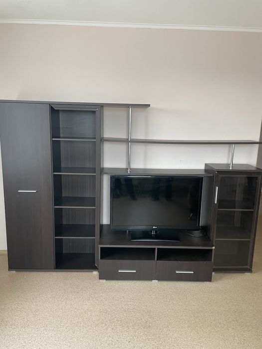 Стенка для комнаты спальни или офиса