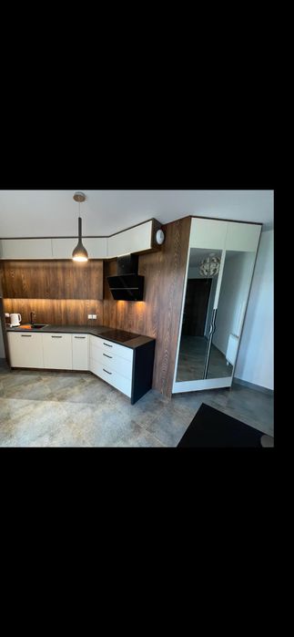 meble na wymiar / kuchnie szafy lazienki itp.