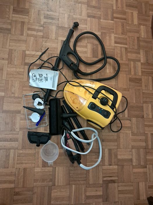 80 € Vendo máquina de vapor , aspirador, caldeira, ferro e vários utensílios, tudo na mesma máquina