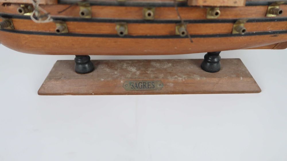 2 Maquetes de embarcações - 43 cm