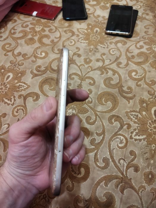 Samsung galaxy A520 sm-a520F/sa