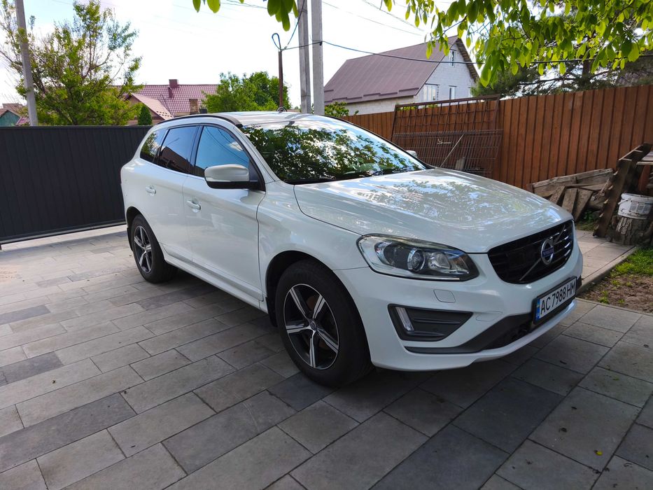 Volvo XC60 2017 2.4 R-Design