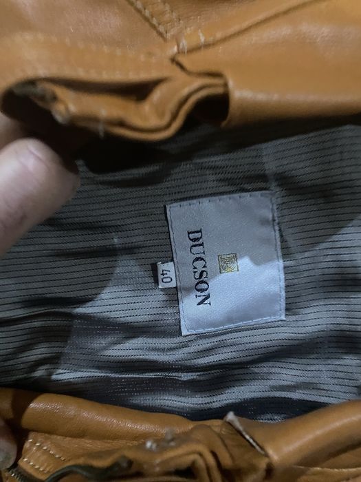 Blusão em pele tamanho S de senhora