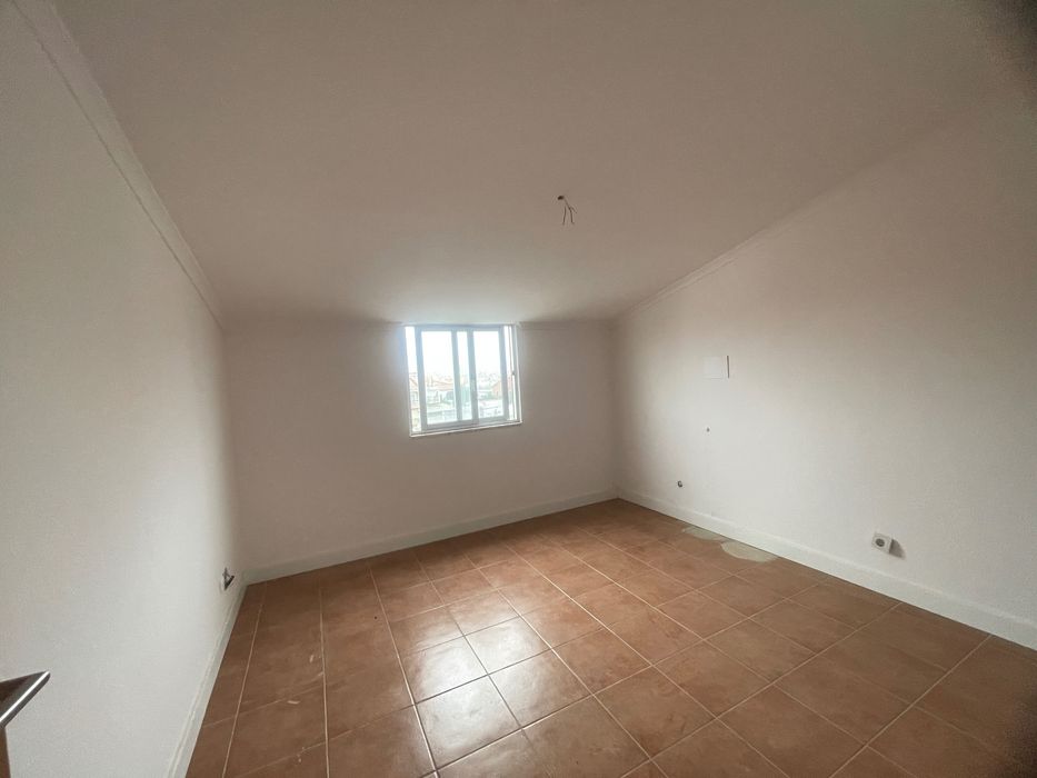 Andar de moradia T5 Fernão Ferro