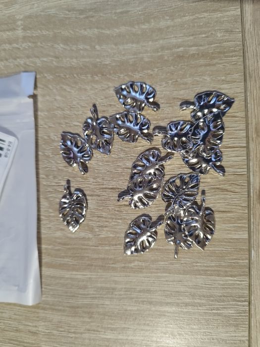 Liść monstery zawieszka 15 sztuk