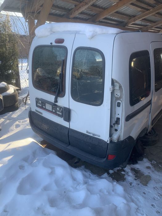 Продам  кузовні деталі до рено канго кому що потрібно