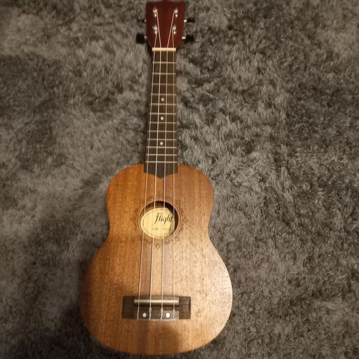 Ukulele sopranowe Flight NUS310 Sapele z pokrowcem (idealne dla począt