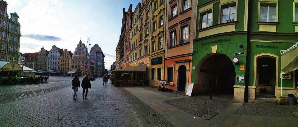 Piękny duży pokój w super lokalizacji w Rynku Beautiful / large room in a great location in the Market Square.