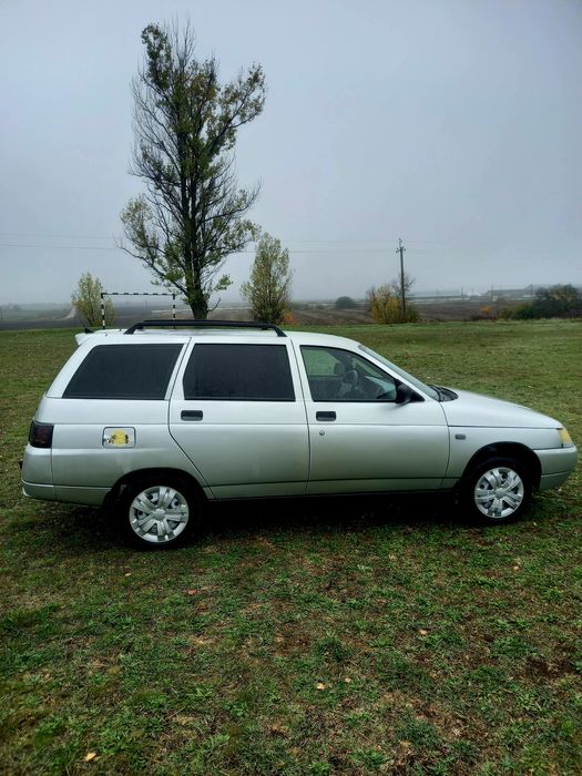 Продам ваз.2111 інжектор 1.6 
2009рік 
Ціна 2100