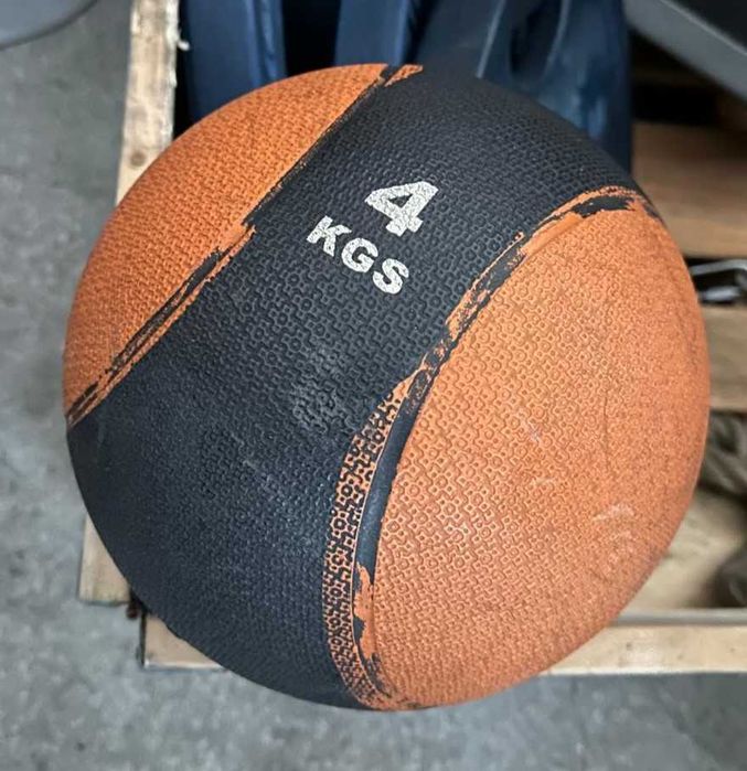 Piłka treningowa 4 kg - wyprzedaż siłowni