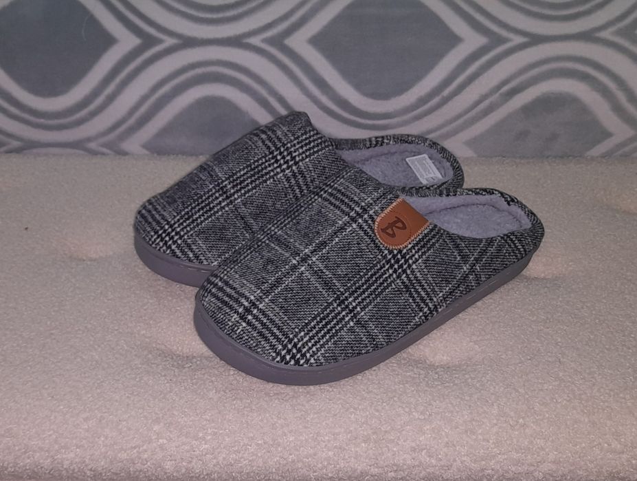 Pantufas e chinelos NOVOS