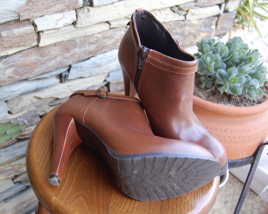 Botins castanhos Eureka