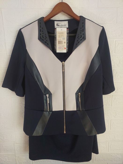 Жіночий діловий костюм новий