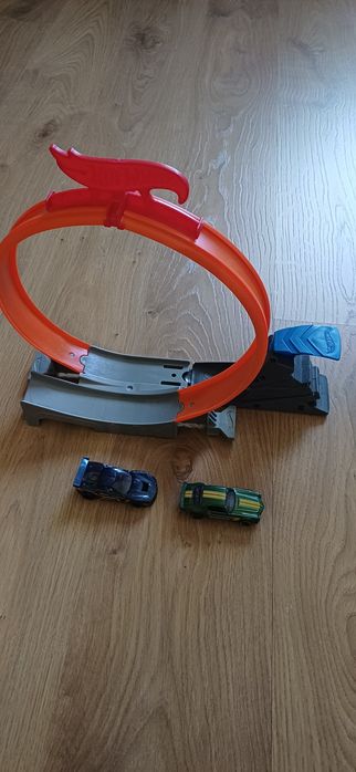 Hot Wheels, Pętla, zestaw kaskaderski z wyrzutnią i 2 autami
