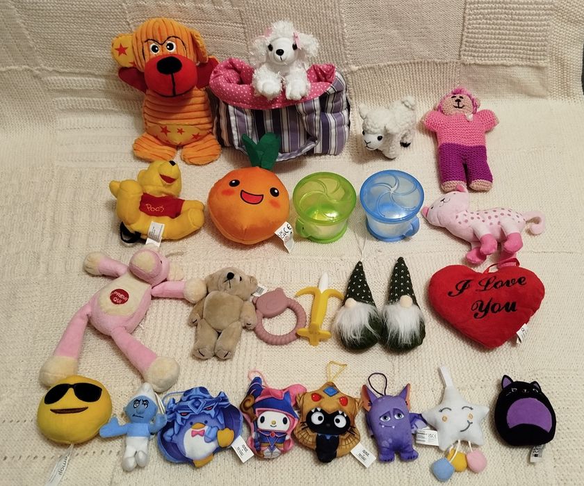 Цікаві іграшки  для малечі