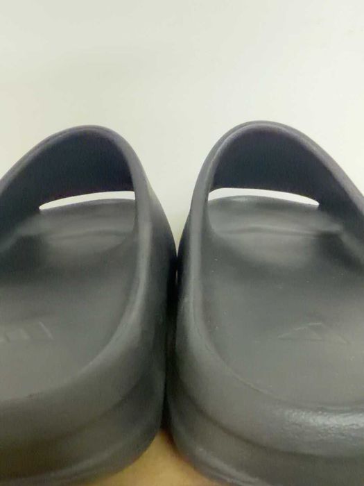 Yeezy_Slide_onyx_Czarny 39
