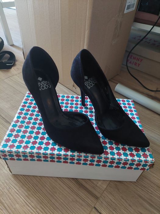 Czarne szpilki Even&Odd