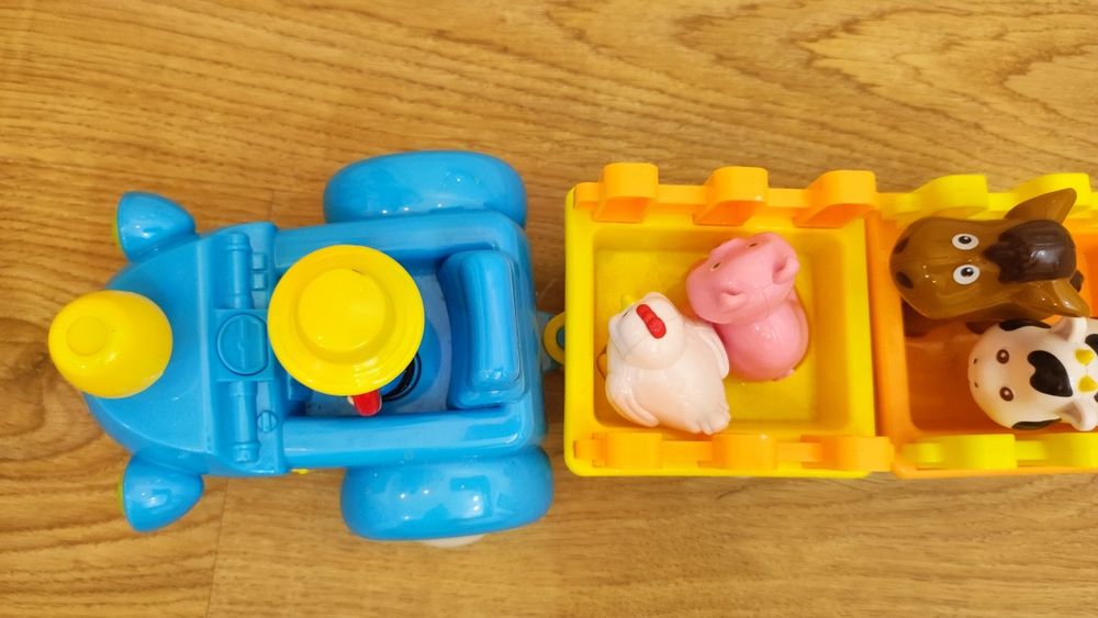 Traktor ze zwierzętami