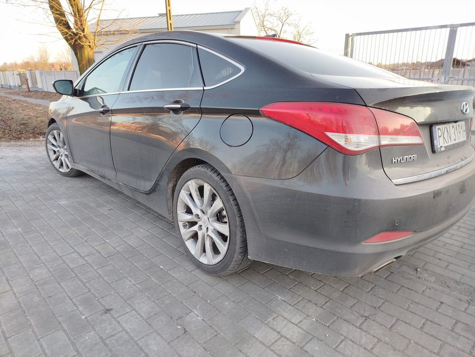 Hyundai i40 sedan -2012r. PILNIE