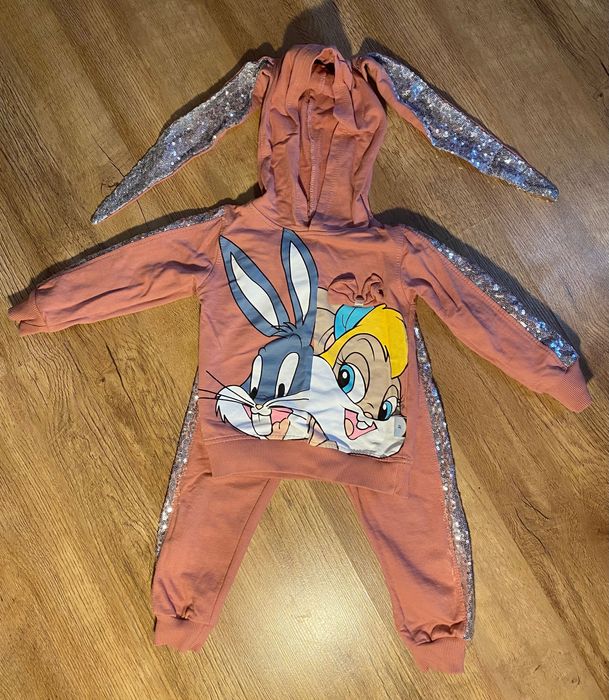 Спортивний костюм на дівчинку