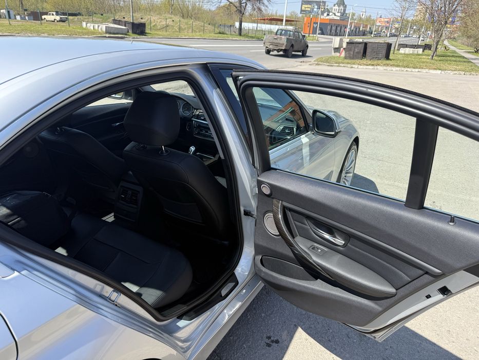 Bmw 328d f30 109 тыс. км  Harman Kardon  ИДЕАЛ