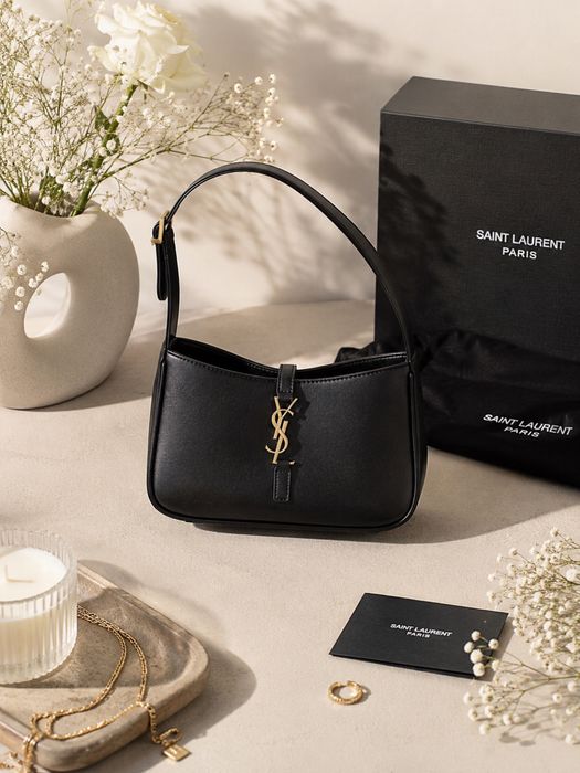 Mala de mulher da YSL