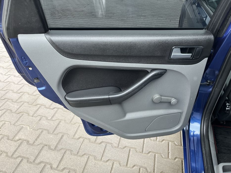 Ford Focus 2009 1.6 бензин