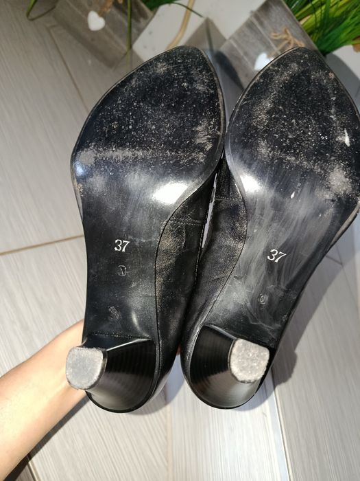 Buty damskie skórzane na obcasie But modern design 37
