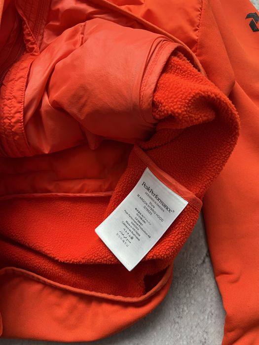 Л(size) Куртка Peak Performance Hybrid Hood гібритна