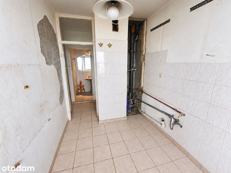 3 pokoje | 55,90 m² | Do remontu| Metro