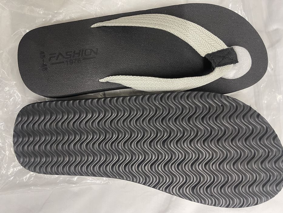 Chinelos de praia (flip-flops) novos n44