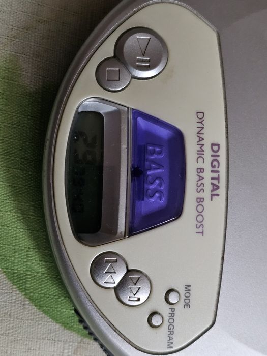 CD плеер Philips AX1001