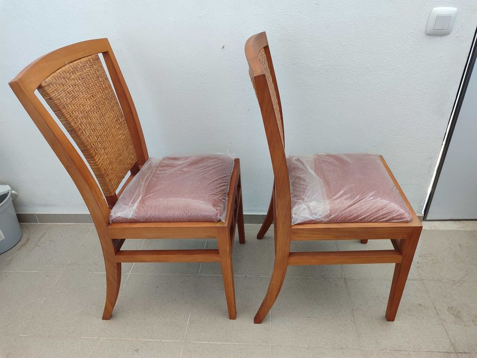 Cadeiras de madeira / Wooden Chairs