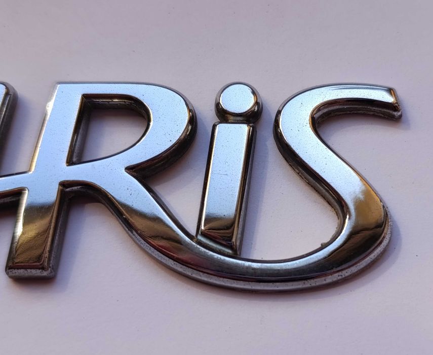 Napis emblemat Toyota Yaris I