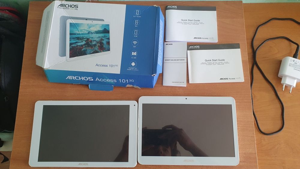 Archos Access 101 3G V2 + Archos 101 Platinum 3G - komplet
