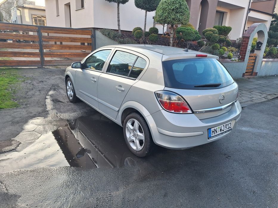 Astra 1.6 Opłacony, 5D, Klimatyzacja ,Ks Serw. Gotowy do jazdy!